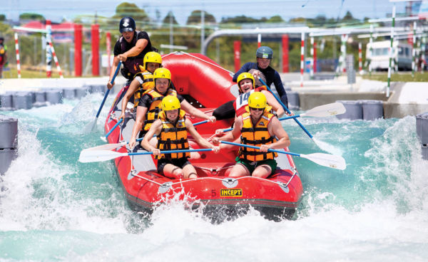 Vector Wero Rafting Image Half Column